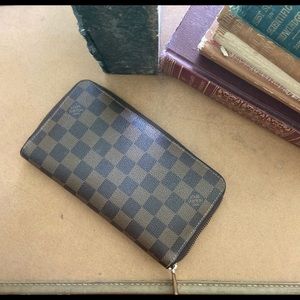 Unisex Louis Vuitton Zippy Wallet Damier Ebene